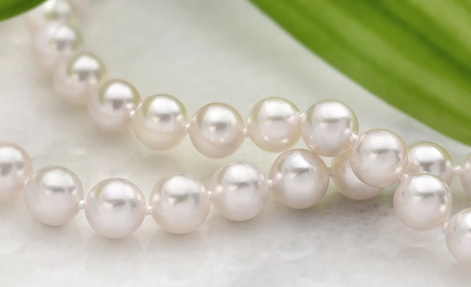 Tips to Wear Pearl Studs Earrings for Special Occasions