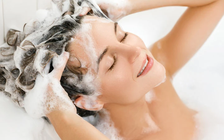 Know Why You Should  Go For Oily Itchy Scalp Shampoo