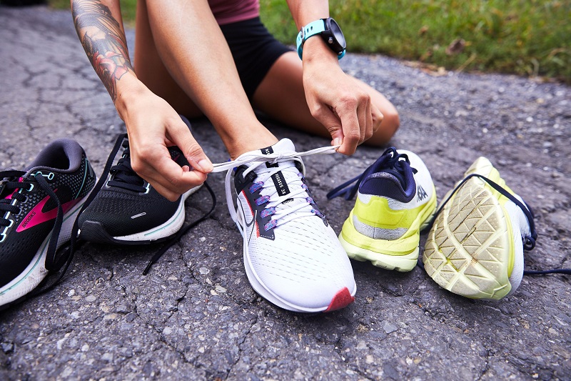 Tips to Choose the Right Sports Shoes for Men 