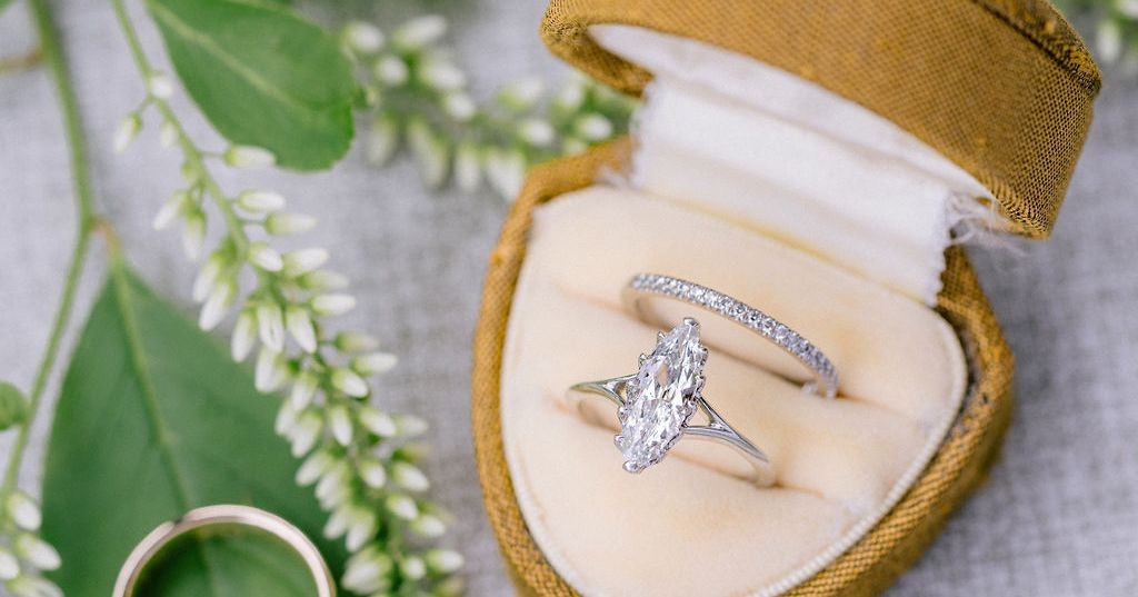 What Metals Work Best with Moissanite Engagement Rings?